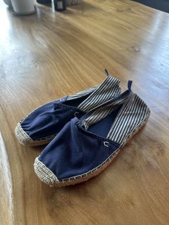 (Category: ) located in . Submitted by secondhandpicks (Listing ID 1457392680, Image 1). Description: .