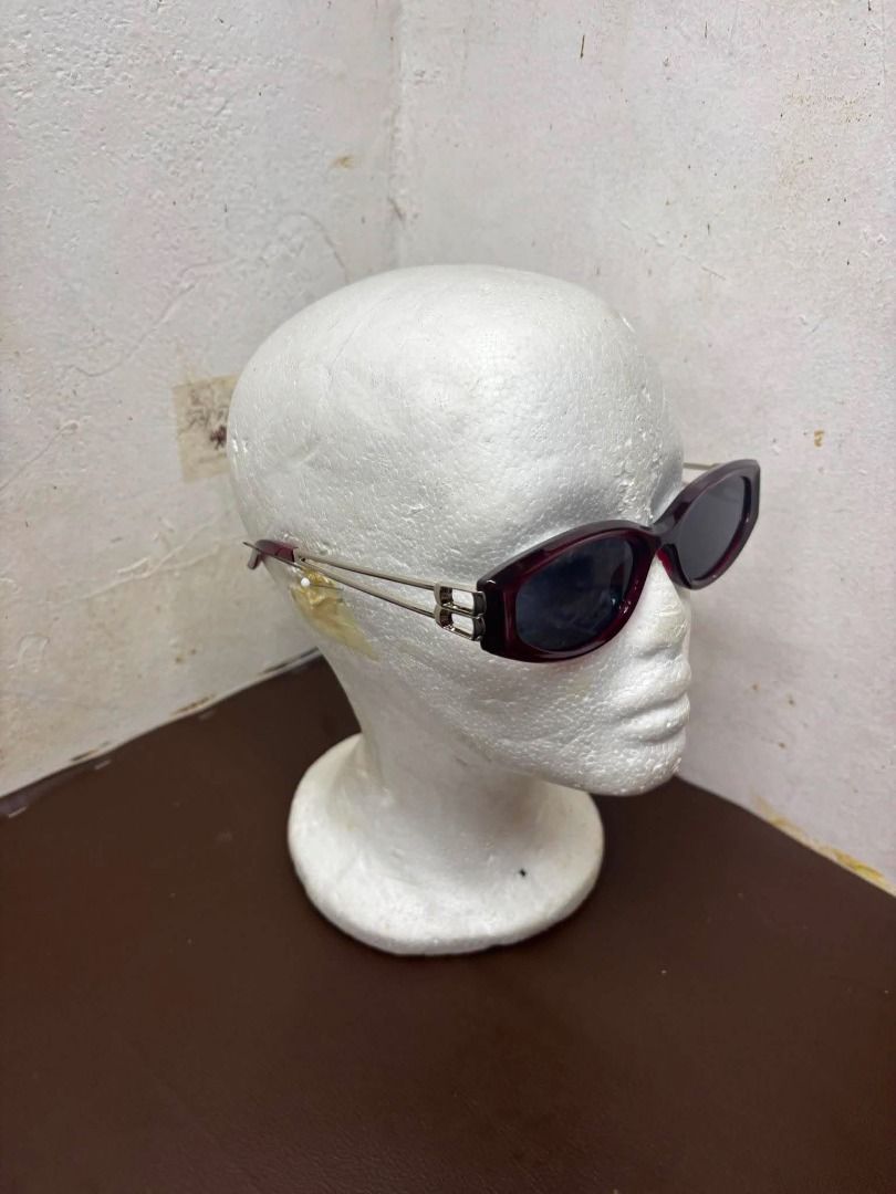 GENTLE MONSTER Kunst RC3 (Category: Sunglasses & Eyewear) located in Bacoor. Submitted by fafofa (Listing ID 1457500237, Image 2). Description: GENTLE MONSTER Kunst RC3 +400 for all inclusions.