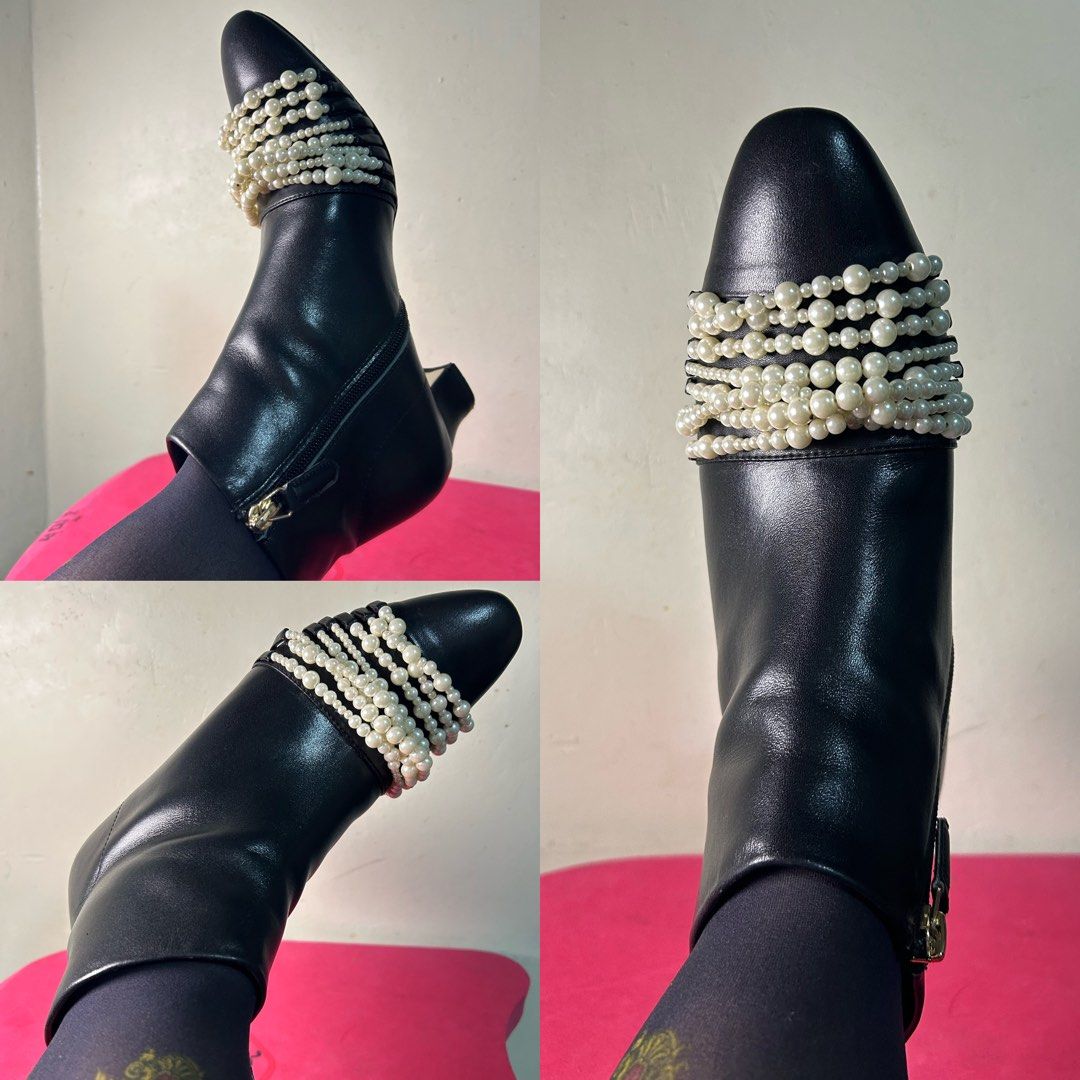 Gogirl Leather cap toe pearl Ankle Boots (Category: Boots) located in Quezon City. Submitted by jjsurplus_23 (Listing ID 1457472537, Image 2). Description: 25-25.5 insole.