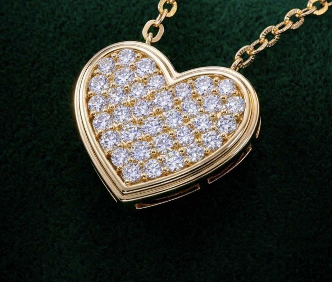 Gold Heart Diamond Pendant Necklace (Category: Necklaces) located in Caloocan City. Submitted by tinsantos1206 (Listing ID 1457511145, Image 1). Description: 0.40 CT Natural Diamond Lydia Heart Pendant from D Maddox Jewelry in 18K Gold With certificate .