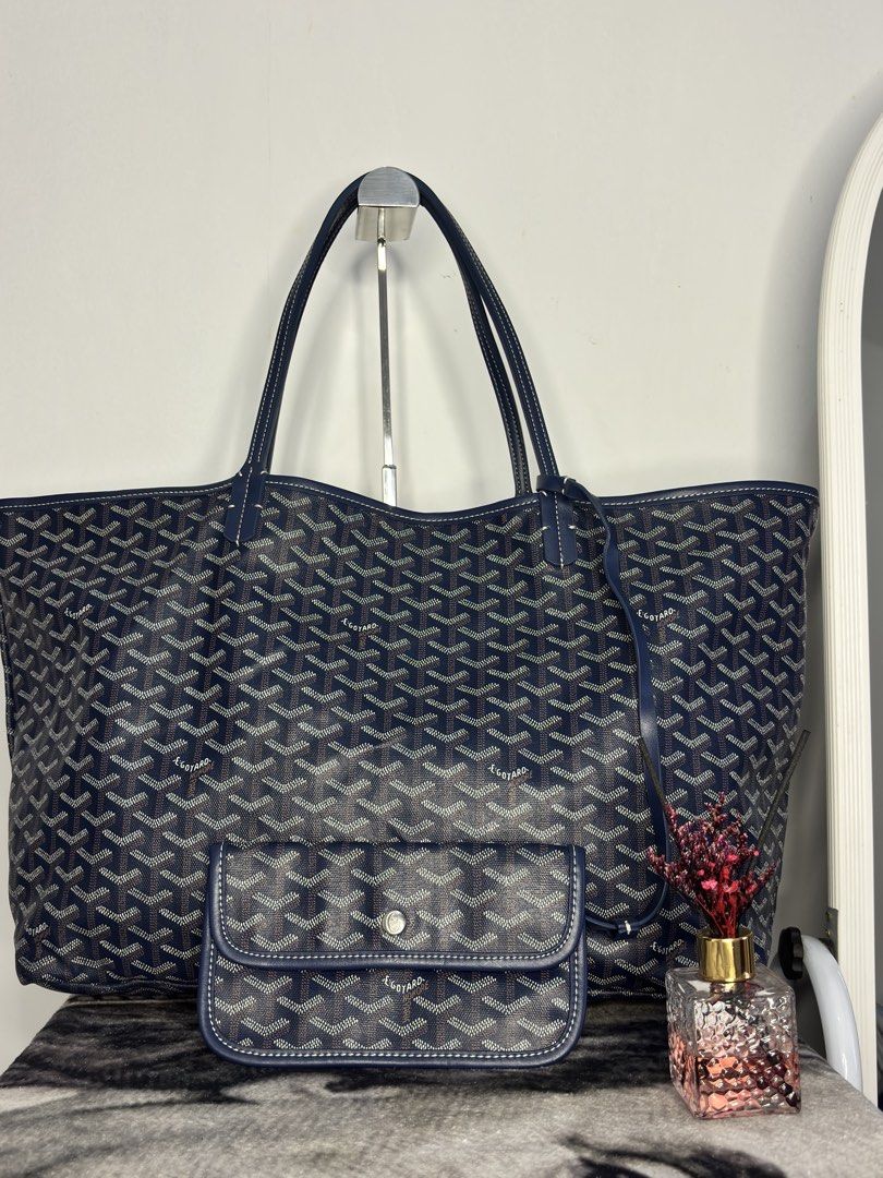 Goyard Saint Louis tote bag (Category: Luxury Bags & Wallets) located in Lipa City. Submitted by treasurehunterbychristian (Listing ID 1457332102, Image 1). Description: 16 inches bottom part •see photos for sign of usage.