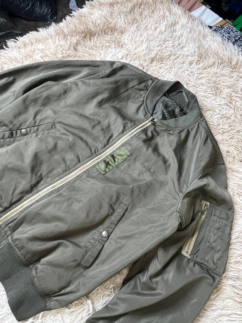 Gu Bomber Jacket (Category: Coats, Jackets and Outerwear) located in Baguio. Submitted by labelleferroniere (Listing ID 1457492738, Image 2). Description: Like New Condition / No Issues Dimes in the Photos Medium on tag.