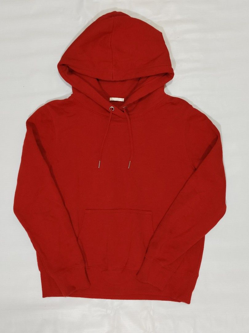GU Red Cotton Hoodie Medium (Category: Coats, Jackets and Outerwear) located in Batangas. Submitted by pogipabili (Listing ID 1457495582, Image 2). Description: size on tag is medium but will fit small builto.