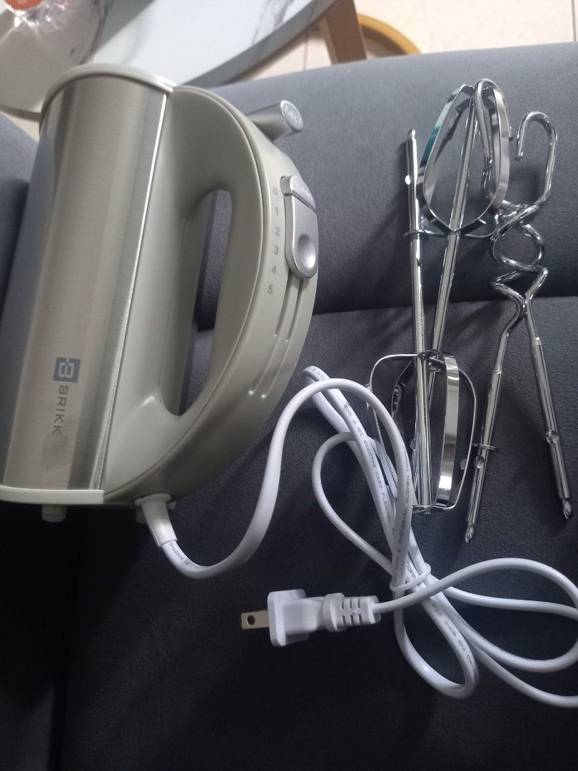 Hand Mixer (Category: Other Kitchenware & Tableware) located in Quezon City. Submitted by sadeem26 (Listing ID 1457356260, Image 2). Description: These two hand mixer are both new, never been used. Range price is between 1200.00 pesos to 1500.00 only. It's already cheap for It's brand..