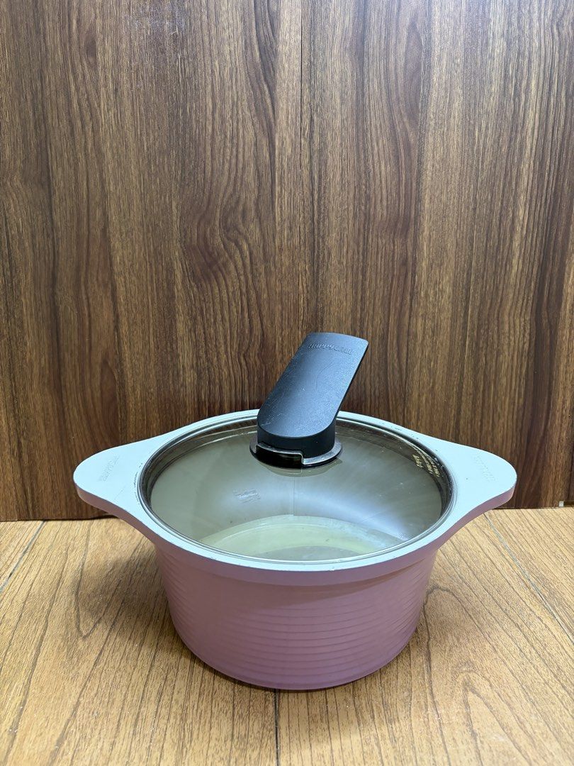 Happycall 20cm gas/induction (Category: Cookware & Accessories) located in Bacoor. Submitted by iamcol33nlove (Listing ID 1457497773, Image 1). Description: 🍲 Happycall Casserole Pan – 20cm ✨ Non-stick coating 🔥 Gas & Induction compatible 👌 Good condition 🔸 Minimal signs of usage 🍳 Perfect for everyday cooking 📍 Location: San Nicolas, Bacoor, Cavite Clean and in good usable condition!.