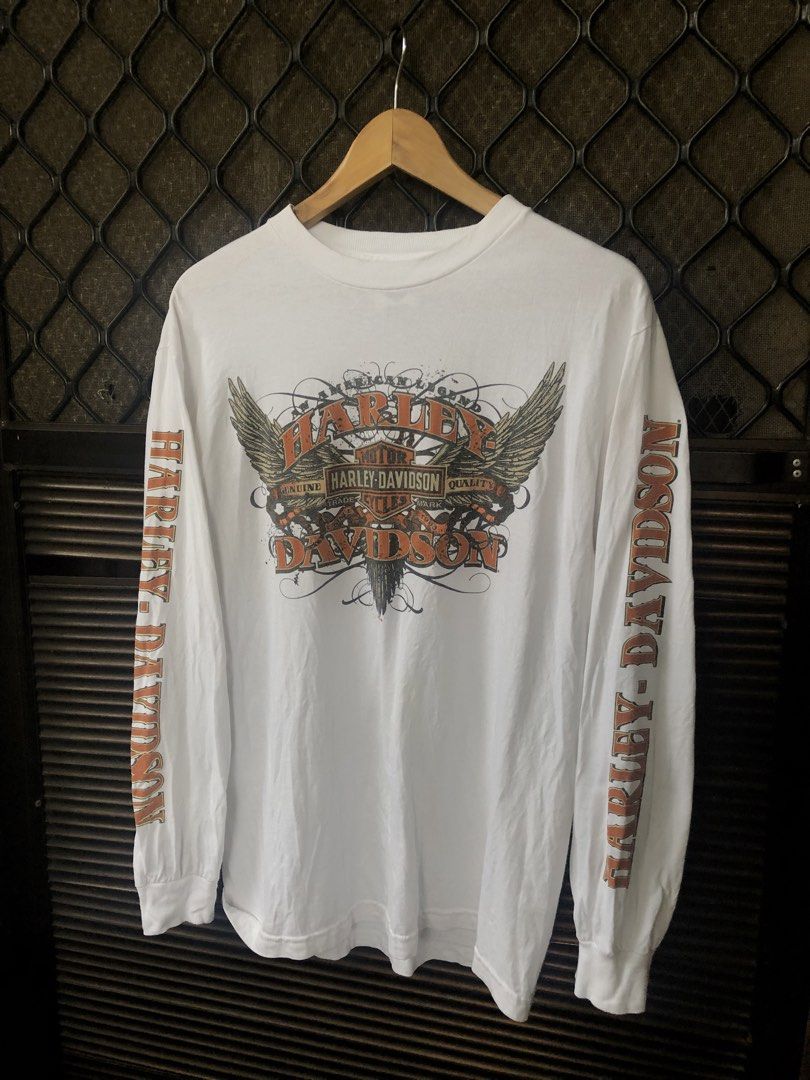 Harley-Davidson Long Sleeves Wild Horse (Category: Tshirts & Polo Shirts ) located in Binmaley. Submitted by mariowana (Listing ID 1457477448, Image 2). Description: Harley Davidson Wild Horse • With sleeve hits Width: 20 |Length: 28 | M-L Excellent Condition Color Rate: 9.5/10 Issues: Minimal Hairlines .
