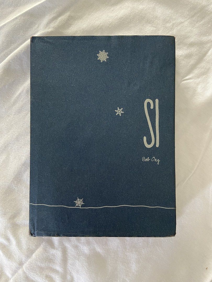 [HB, VISPRINT] Si by Bob Ong (Category: Storybooks) located in Cebu City. Submitted by doslothsdream (Listing ID 1457417521, Image 1). Description: out-of-print hardback copy of “Si”. pages are clean and white. js some minor shelf wears on the dustjacket. just let me know if you want more photos!.