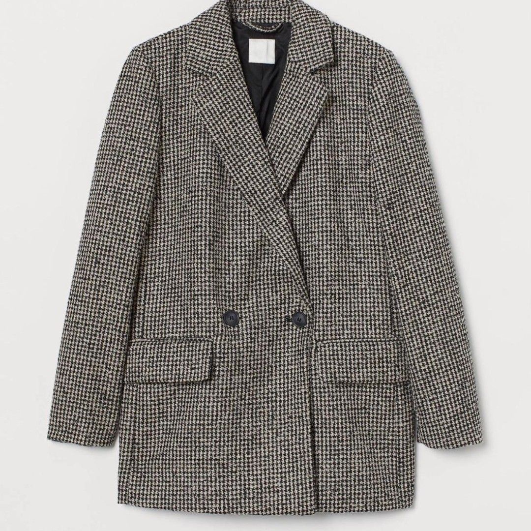 H&M double breasted bouclé suit / coat / jacket small (Category: Coats, Jackets and Outerwear) located in San Pablo. Submitted by allyourbrandedneeds (Listing ID 1457467903, Image 1). Description: - Classic houndstooth pattern blazer - Brand: H&M - Style: Double-breasted with two button closure - Features: Two front pockets, fully lined interior - Versatile: Perfect for dressing up or down, pairs well with trousers or skirts.