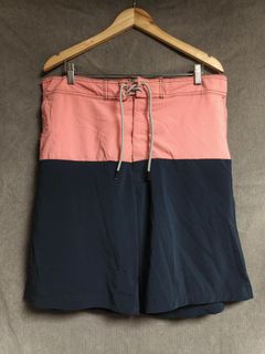 (Category: ) located in . Submitted by ukaythriftshirt (Listing ID 1457463190, Image 1). Description: .