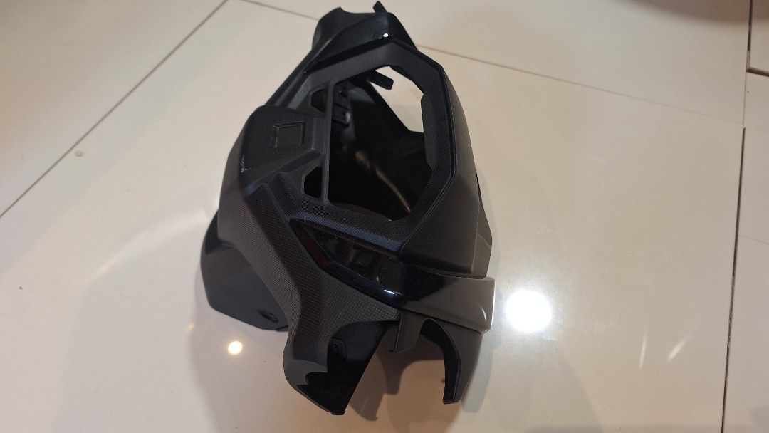 Honda Click 160 Head Cowling (Category: Body Parts and Accessories) located in Binangonan. Submitted by bikers1010 (Listing ID 1457400352, Image 3). Description: - Honda Click 160 V4 Front Fairing Panel ( Head Cowling) - Color: Matte Black with Gloss Accents - Part: Upper section of the front fairing - Features: Embossed Honda logo - Condition: Good as new - Original Honda.