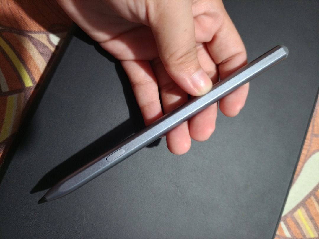 Honor Choice Pencil (Category: Other Accessories) located in Rizal. Submitted by livewhale_69c405 (Listing ID 1457393439, Image 3). Description: For Honor x9a Tablet, It's smooth and long lasting.