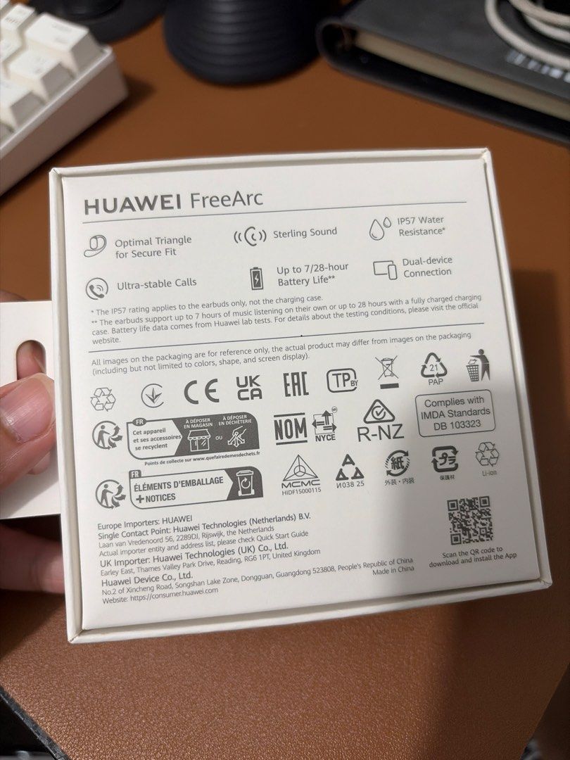 Huawei FreeArc (Category: Earphones) located in Manila. Submitted by ensherinaa50466 (Listing ID 1457366604, Image 3). Description: - White Huawei FreeArc - Comes with a black Snoopy case, and original box - Ideal for workouts and daily use - Charging case included No issues, minimal usage. Rfs: Upgrading.