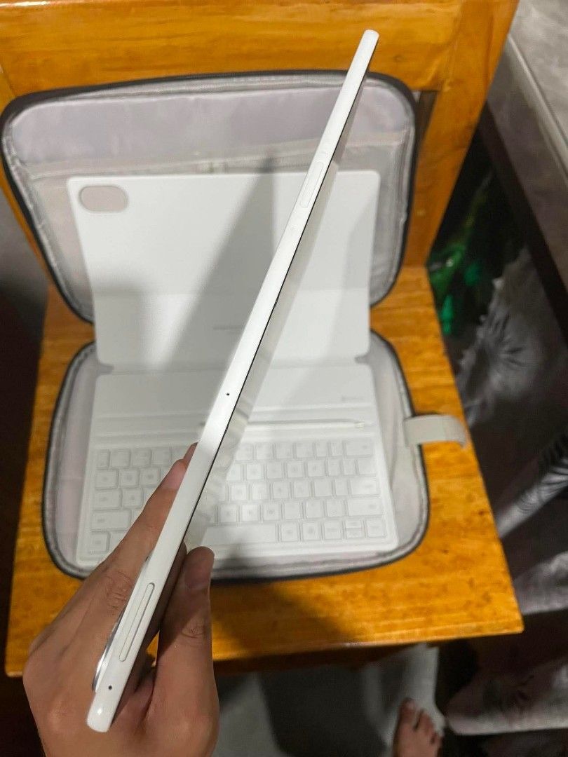 Huawei Matepad 12X 2026 paper matte (Category: Android) located in Manila. Submitted by subamxd (Listing ID 1457385396, Image 2). Description: 🔥 FOR SALE — HUAWEI MatePad 12 X 2026 | 12GB + 256GB 🔥 💰 PRICE: ₱30,000 NEGOTIABLE Selling my Huawei MatePad 12 X 2026, complete and in excellent condition. Perfect for productivity, multitasking, studying, watching Netflix/YouTube, gaming, and content creation. 📱 SPECS: • MatePad 12 X 2026 • 12GB RAM 