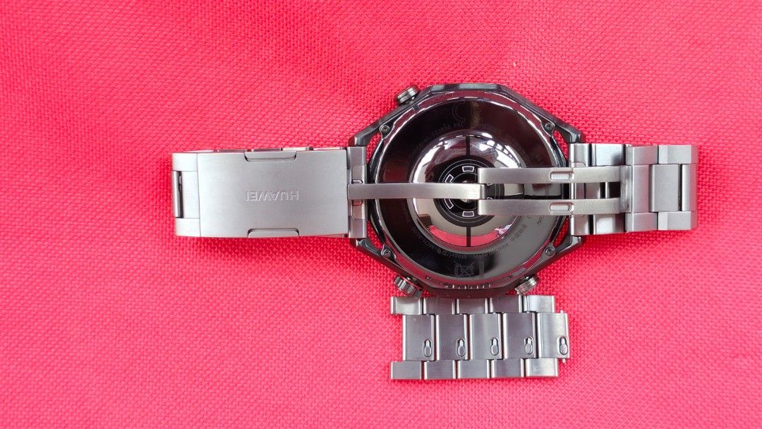 Huawei Watch Ultimate 2 (Category: Wearables & Smart Watches) located in Pasay City. Submitted by ian2ts123 (Listing ID 1457420377, Image 2). Description: HUAWEI WATCH ULTIMATE 2 FOR SALE OR SWAP Premium build: Zirconium-based liquid metal case, sapphire glass, and ceramic back for exceptional durability. Professional diving: Supports dives up to 150 meters, with 20 ATM + IP68 + IP69 ratings and sonar-based underwater communication for divers.. B