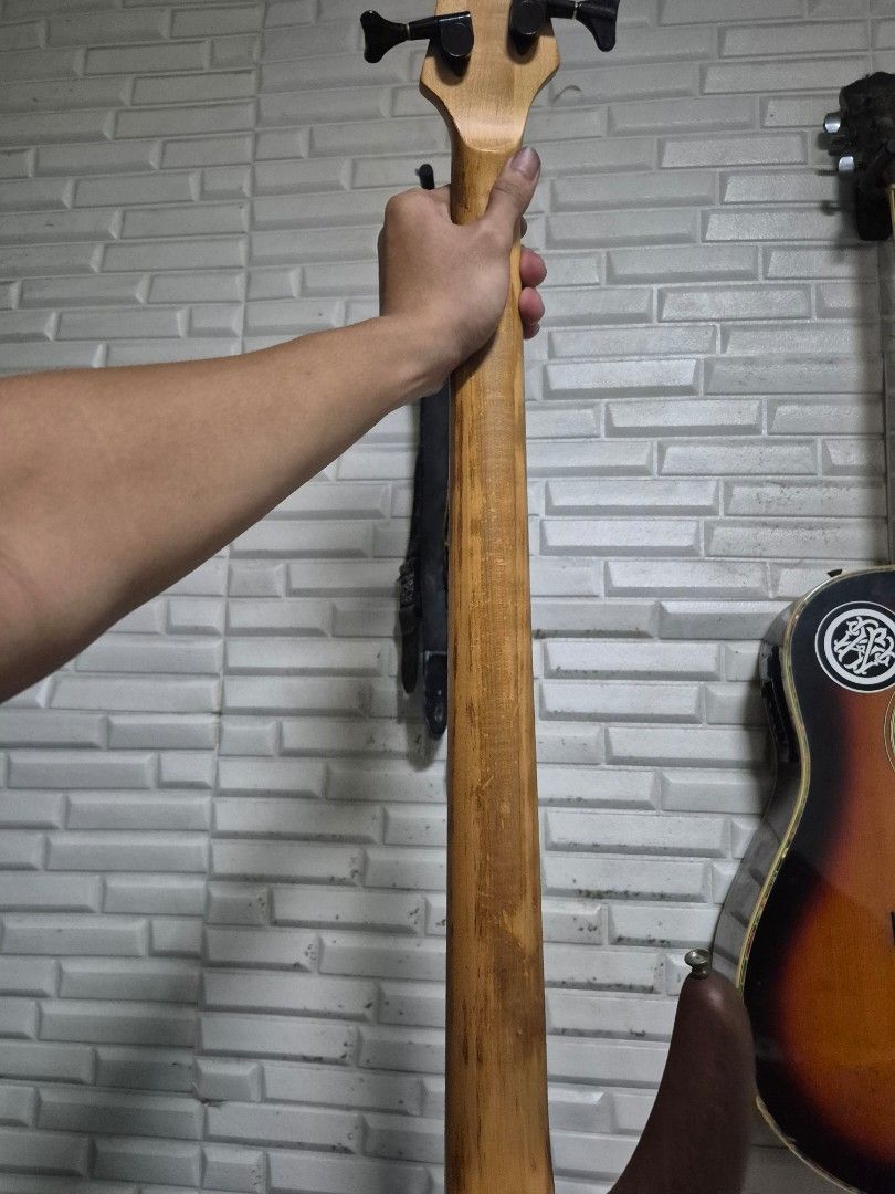 IBANEZ SR400 rush (Category: Musical Instruments) located in Manila. Submitted by carljustin02641 (Listing ID 1457446541, Image 2). Description: IBANEZ SR400 JAPAN MADE PRICE: 15k.