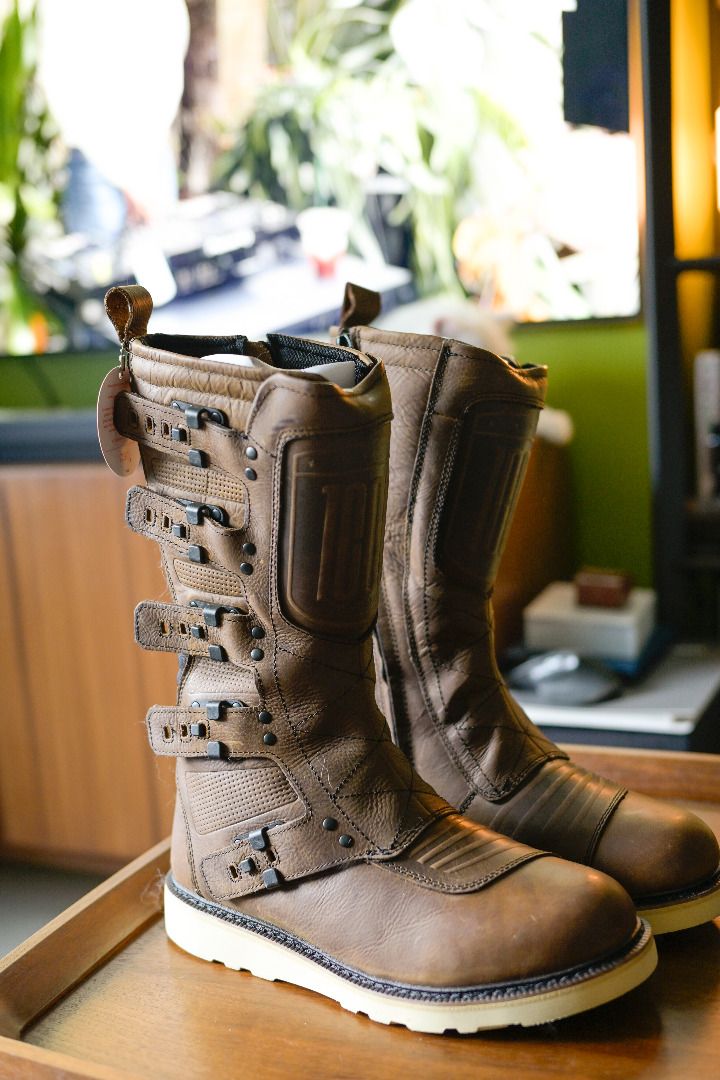 Icon Elsinore 2 Motorcycle Boots Tan/Brown (Category: Boots) located in Quezon City. Submitted by longchamp_ (Listing ID 1457372643, Image 3). Description: Brand New, bought from Motoman RFS: Never used, never got to buy a motorcycle. - Icon Elsinore 2 Boots - Color: Tan - Size: 10.5 US / 44.5 EU - D3O Impact Protection - Zip Closure with Buckle Straps - Ideal for Motorcycle Riding.