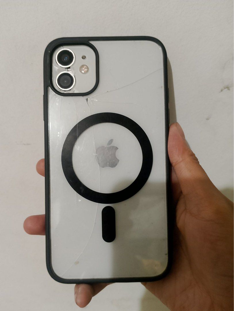 Iphone 11 128gb (Category: iPhone 11 Series) located in Manila. Submitted by allana316 (Listing ID 1457421100, Image 2). Description: 128gb all working 100% bh (kapapalit) changed lcd & batt basag back glass pero NOT affected ang performance .
