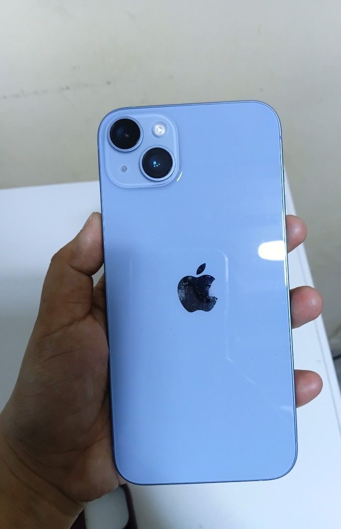 iPhone 14 Plus (Category: iPhone 14 Series) located in Cavite. Submitted by periwinkleeee (Listing ID 1457416789, Image 3). Description: charger included.