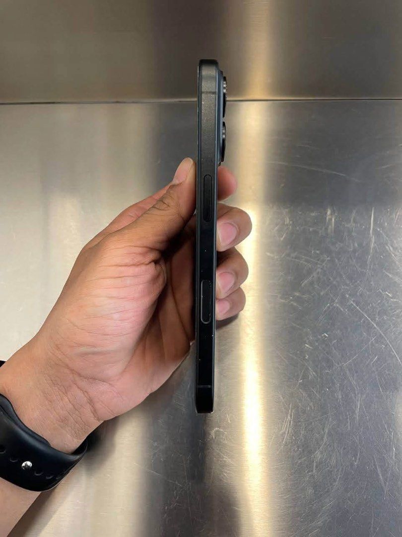 Rush! Iphone 16 with Charger and Box (Category: iPhone 16 Series) located in Manila. Submitted by yanggggggie (Listing ID 1457335871, Image 3). Description: Color : Black Battery Health : 96% Memory : 128gb Apple Warranty : Nov 16, 2026 No Issue Physical Condition - 10/10 No history Of Repair No Sim Restriction Reset Upon Meet up True Tone Working Face ID Working Ntc 38K.