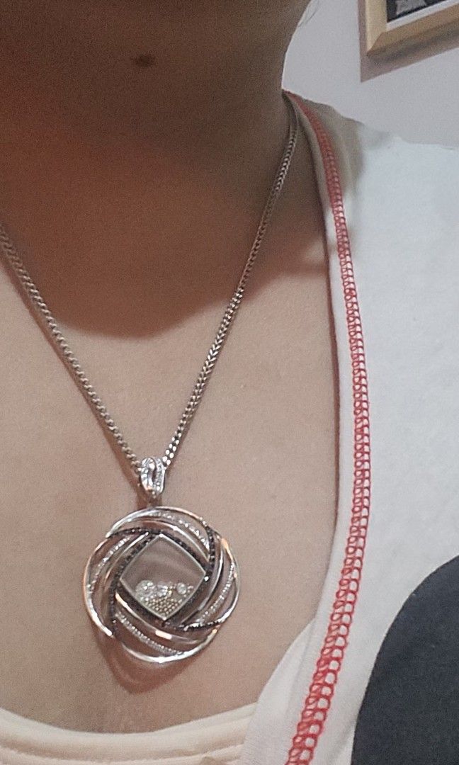 Italian gold diamond necklace (Category: Necklaces) located in Manila. Submitted by chixplaybaby0628 (Listing ID 1457432526, Image 2). Description: twice used bought from The Miracle Jewelry legit diamond windmill edition legit 18k italian gold.