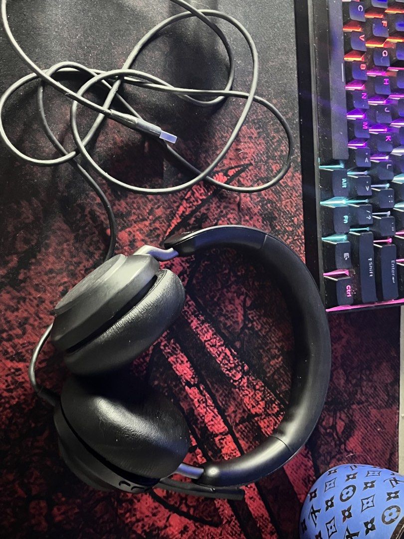 Jabra Evolve2 40 SE Stereo Headset – Original (Category: Headphones & Headsets) located in Antipolo. Submitted by vee.alt (Listing ID 1457433459, Image 1). Description: Jabra Evolve2 40 SE Headset 🎧 Selling my Jabra Evolve2 40 SE wired headset. Great for work, BPO, online meetings, calls, and WFH. Clear audio and microphone with noise-isolating design. ✅ Fully working ✅ Good condition ✅ Headset only ❌ No original box Price: ₱2,300 negotiable RFS
