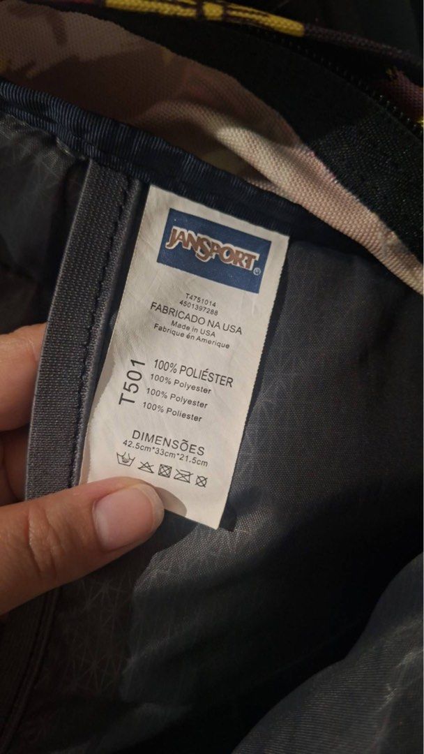Jansport school backpack - Medium ( Barely used) (Category: Backpacks) located in Davao. Submitted by buymyclosetph (Listing ID 1457406272, Image 3). Description: Barely used, almost new condition! - Medium size - .