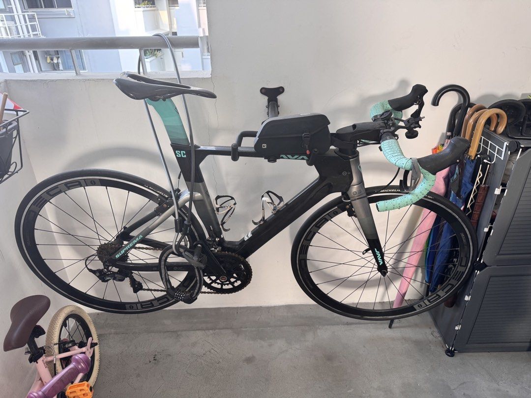 Java Suprema (Category: Bicycles) located in Singapore. Submitted by sanmooooer (Listing ID 1457424238, Image 1). Description: aerodynamic full-carbon road bike built with a Shimano 105 groupset (22-speed) and high-profile alloy wheels.