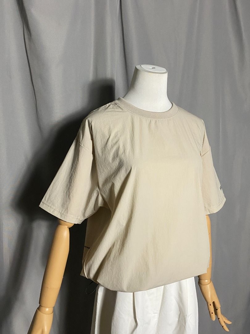 Kelty Japan Beige Shirt Top with Drawstring Hem (Category: Shirts) located in Las Pinas. Submitted by ipickyou (Listing ID 1457472289, Image 3). Description: Unwashed Condition: 10/10 𝗠𝗲𝗮𝘀𝘂𝗿𝗲𝗺𝗲𝗻𝘁𝘀 𝘄𝗵𝗲𝗻 𝗹𝗮𝗶𝗱 𝗳𝗹𝗮𝘁: -Shoulder to shoulder: 20 1/2” -Armpit to armpit: 21 1/2” -Length: 22”.