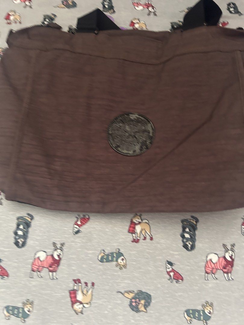 Kipling Shoulder/Cross body bag (Category: Shoulder Bags) located in Manila. Submitted by lottiepot (Listing ID 1457357208, Image 1). Description: Kipling large shoulder/crossbody bag. Never used but with sign of tuklap na leather.
