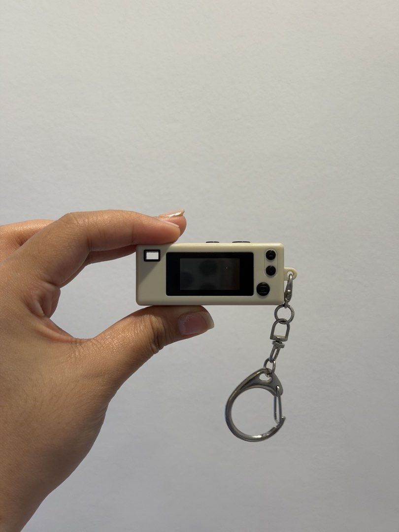 Kodak Charmera (White) (Category: Cameras) located in Makati City. Submitted by kamsahamniduh (Listing ID 1457344170, Image 2). Description: No dents and scratches used less than 5x 📍Taguig/Paranaque.