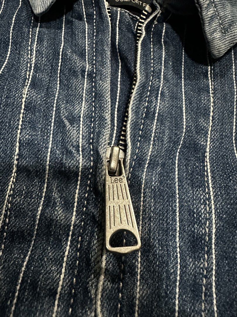 Lee zip up denim work jacket (Category: Coats, Jackets and Outerwear) located in Quezon City. Submitted by nizzy5 (Listing ID 1457355592, Image 3). Description: Authentic lee denim work jacket! Size XL on tag Dimes: 26width 27length No issue no missing buttons or anything. .