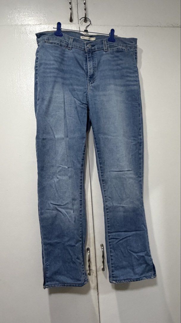 Levi's 724 High Rise Straight (size 32) (Category: Jeans) located in Caloocan City. Submitted by sadfries2019 (Listing ID 1457473556, Image 1). Description: Original Levi's (bought this last 2024) waist 32 Straight cut soft denim used only thrice *I'm 5'3", i had this altered up to my feet since it was originally too long.