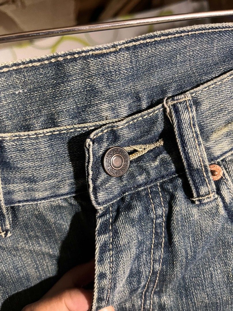 Levi's Short/Jorts Cut and Extension (Category: Shorts) located in Butuan. Submitted by jefgardoce_collection (Listing ID 1457352564, Image 3). Description: Levi's Short/Jorts Cut and Extension, Good Condition and details is visible in the pictures. Waist 29 Length 21 Leg 22.