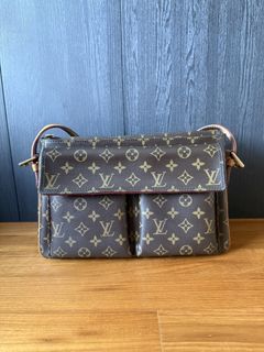 (Category: ) located in . Submitted by the_luxury_closet (Listing ID 1457427984, Image 1). Description: .