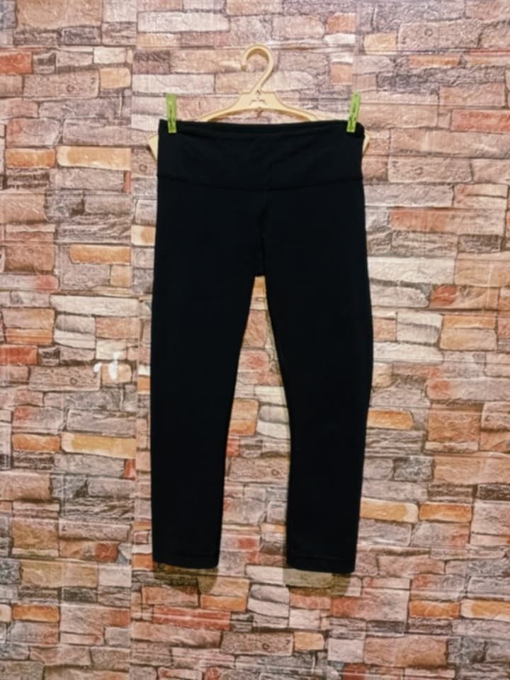 Lululemon Align High-Rise Leggings Black 25 ( dot 4) (Category: Activewear) located in Arayat. Submitted by keenwolf-a7b5 (Listing ID 1457463039, Image 2). Description: - Brand: Lululemon - Dot 4 - Style: Align High-Rise Crop Leggings - Color: Black - Fabric: Super soft and comfortable - Best for: Yoga, everyday wear - Reason for selling: Doesn't fit anymore.