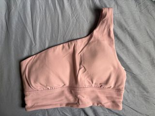 (Category: ) located in . Submitted by wardrobemess (Listing ID 1457343189, Image 1). Description: .