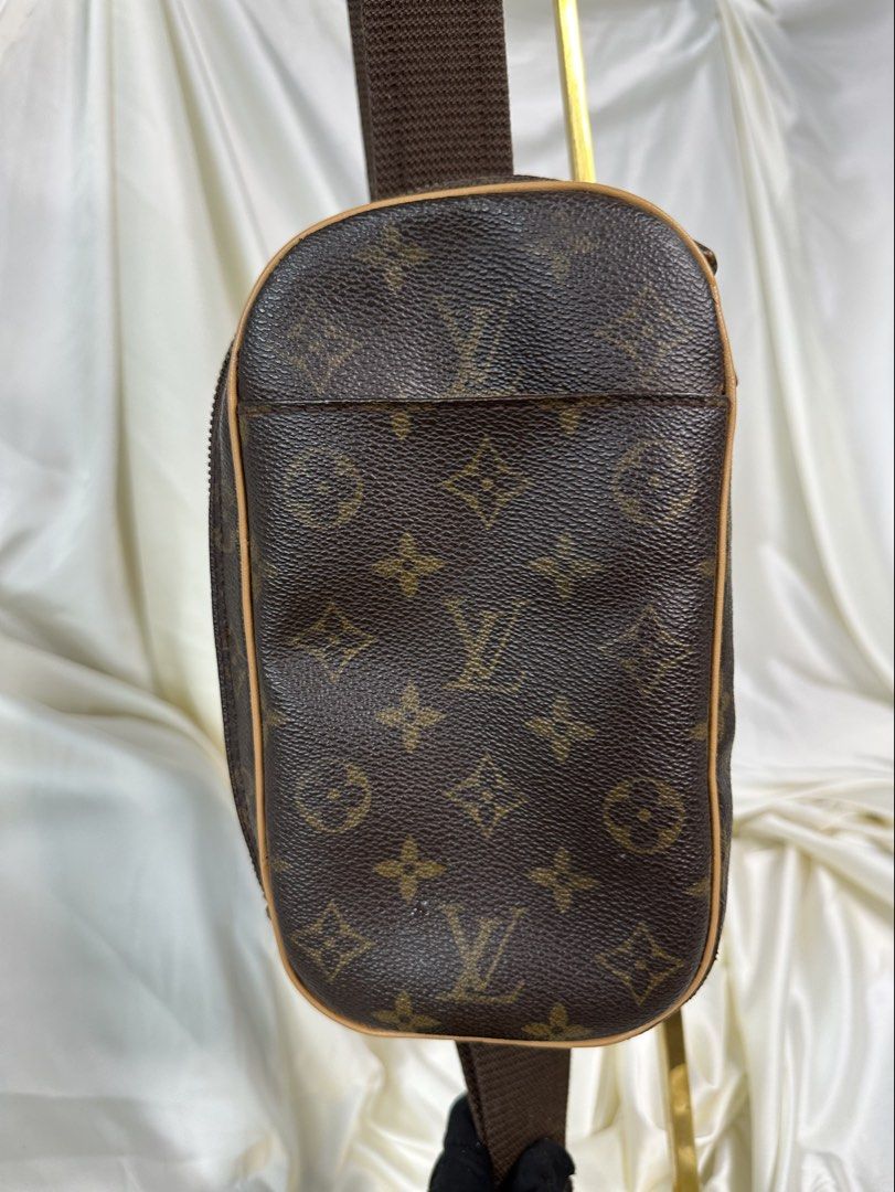LV Pochette Gange (Category: Cross-body Bags) located in Taytay. Submitted by lucila_felisa_ (Listing ID 1457419417, Image 1). Description: Rank AB 100 % money back guaranteed original Inclusion: Rank AB.