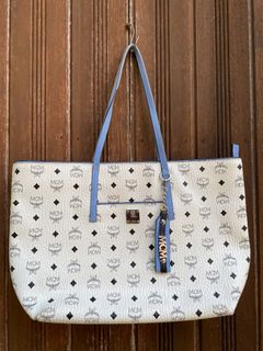(Category: ) located in . Submitted by authentic_bag96 (Listing ID 1457352822, Image 1). Description: .