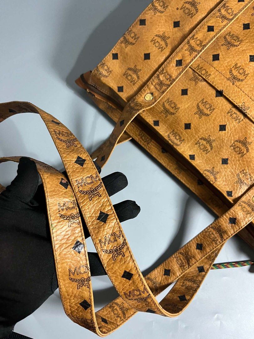 Mcm shoppers germany (Category: Luxury Bags & Wallets) located in Batangas. Submitted by stopandshopforluxury (Listing ID 1457511148, Image 3). Description: Guaranteed Original 💯 Changed zipper only.