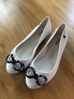 (Category: ) located in . Submitted by secondhandpicks (Listing ID 1457394842, Image 1). Description: .