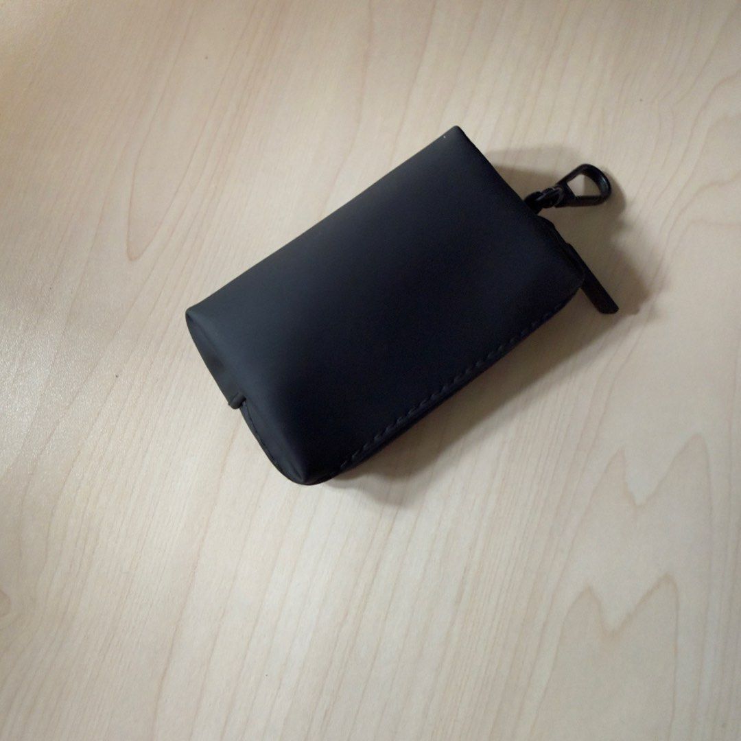 MUJI Combinations Case Rectangle Type Mini (Category: Purses & Pouches) located in Las Pinas. Submitted by saebisells (Listing ID 1457475043, Image 2). Description: ↠ Brand: MUJI ↠ Style: Combinations Case – Rectangle Type Mini ↠ Size: Approx. 9 × 6 × 2.3 cm ↠ Compact zip case for cards, keys, earphones, coins or other small essentials ↠ Built-in clip allows it to be attached to compatible straps, bags or other MUJI combination cases ↠ Soft synth