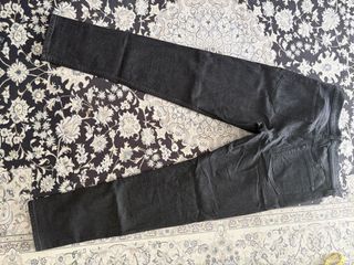 (Category: ) located in . Submitted by uniqeloq (Listing ID 1457364472, Image 1). Description: .