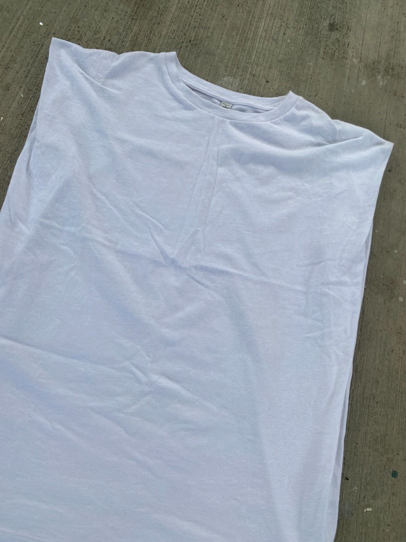 MUSCLE SANDO UNIQLO (Category: Activewear) located in Pasay City. Submitted by classicph. (Listing ID 1457351431, Image 2). Description: Condition: Brand new Size: S on tag : FIT on medium size Color rating: 10/10 Issue: Absolutely none - Fresh AF! 𝘕𝘰𝘵𝘦: 𝘊𝘰𝘭𝘰𝘳𝘴 𝘮𝘢𝘺 𝘷𝘢𝘳𝘺 𝘴𝘭𝘪𝘨𝘩𝘵𝘭𝘺 𝘥𝘶𝘦 𝘵𝘰 𝘤𝘢𝘮𝘦𝘳𝘢 𝘴𝘦𝘵𝘵𝘪𝘯𝘨𝘴..