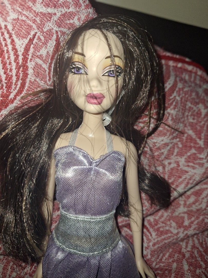 Myscene Fab faces (nolee) (Category: Kids Toys) located in Manila. Submitted by freedanielle (Listing ID 1457368207, Image 1). Description: flaws: melted face beside left ear my scene fab faces barbie doll.