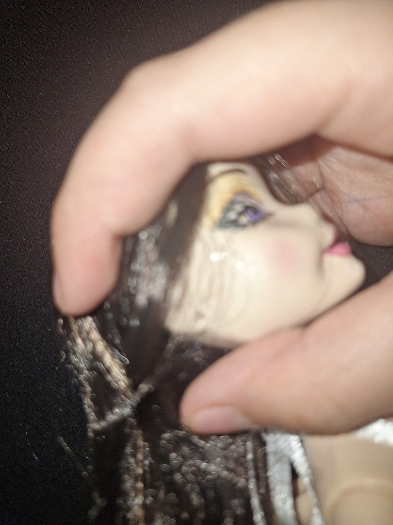 Myscene Fab faces (nolee) (Category: Kids Toys) located in Manila. Submitted by freedanielle (Listing ID 1457368207, Image 2). Description: flaws: melted face beside left ear my scene fab faces barbie doll.