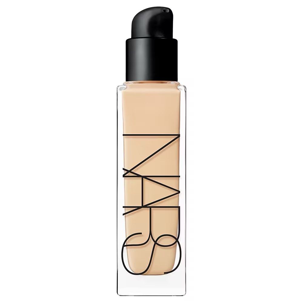 NARS Sheer Glow Foundation Deauville (Category: Makeup) located in Santiago. Submitted by dobongsoon (Listing ID 1457404546, Image 1). Description: - NARS Sheer Glow Foundation - Light shade - Ideal for a natural, radiant finish - Includes pump dispenser 3,500 srp pumped once rfs : wrong shade .