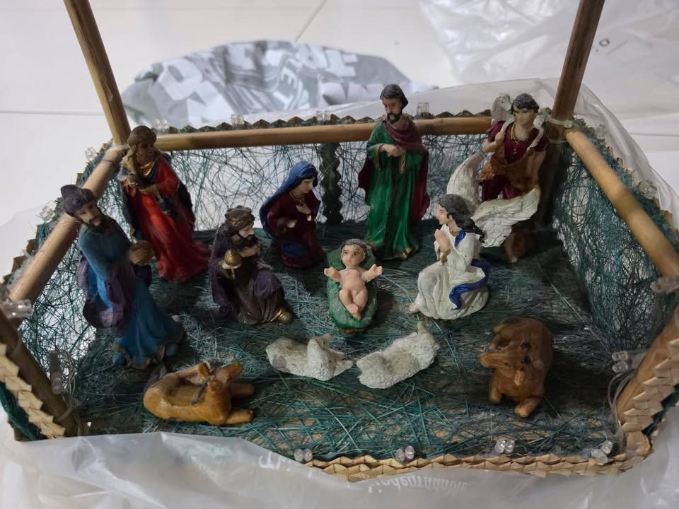 Nativity Scene with Stable and Figures (Category: Other Home Decor) located in Manila. Submitted by gencomanila (Listing ID 1457422499, Image 2). Description: - Complete Nativity Set with Stable - Includes Mary, Joseph, baby Jesus, shepherds, angels, and animals - Stable features a star lantern - Colorful LED lights included - Ideal for Christmas decoration - Ready for immediate display.
