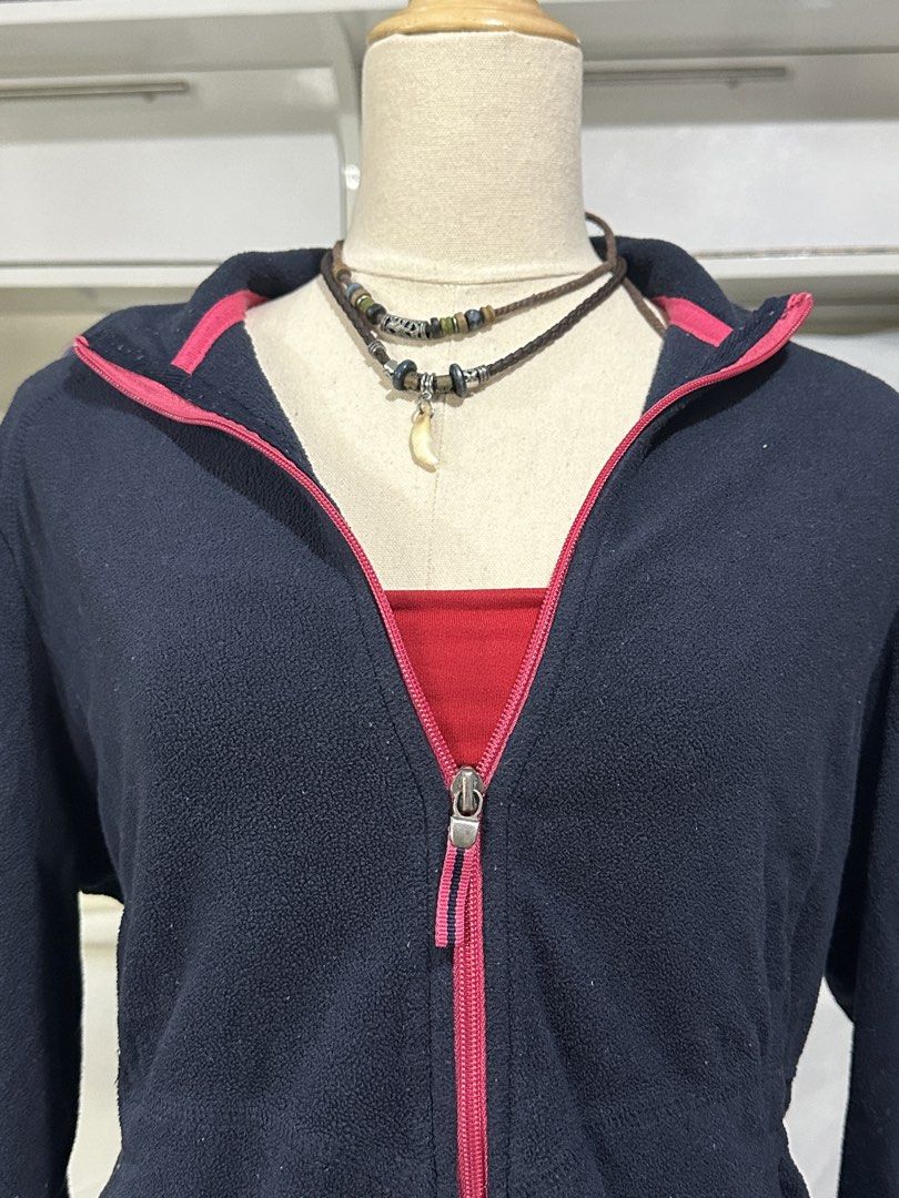 Navy Blue Pink Jacket (Category: Coats, Jackets and Outerwear) located in Caloocan City. Submitted by 444keeps (Listing ID 1457423752, Image 2). Description: High quality and soft material! Parang soft towel ang texture Size L.
