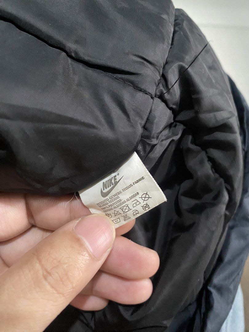 Nike Black Hooded Jacket XL (Category: Coats, Jackets and Outerwear) located in Mabalacat. Submitted by bargzleisurewear (Listing ID 1457502746, Image 3). Description: - Black Nike jacket with hood - Full zip closure - Two side pockets - Nike logo on chest and back - Size XL - Ideal for everyday wear.