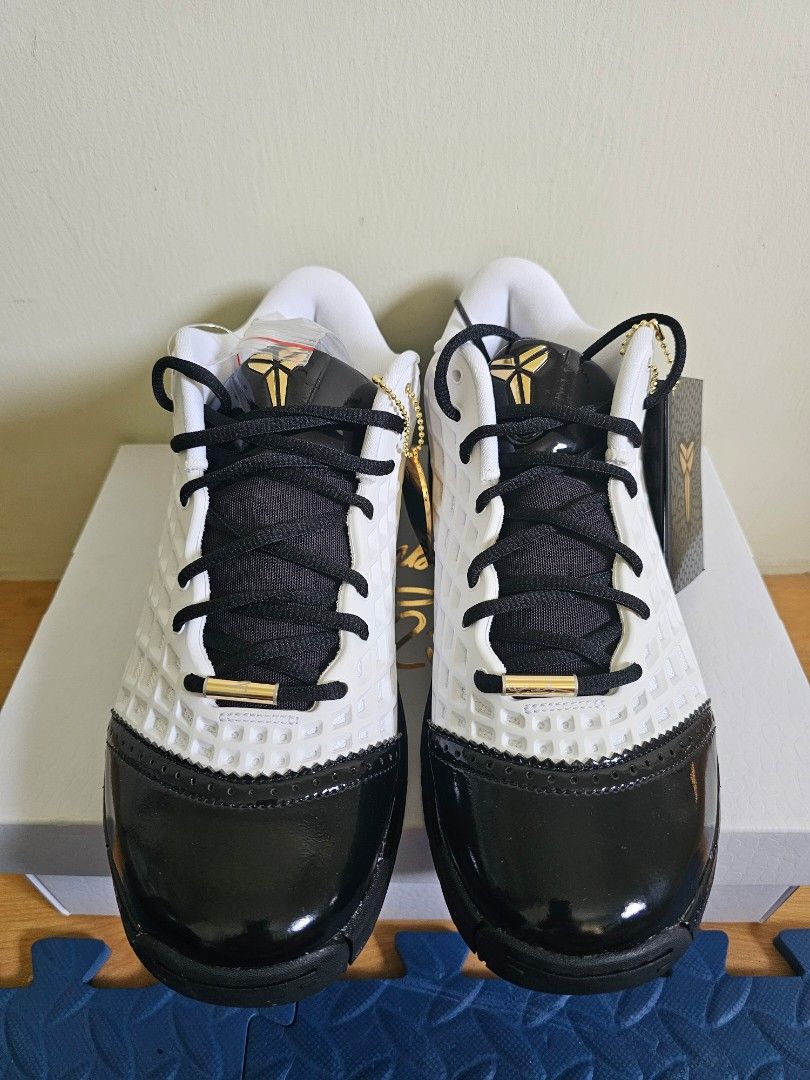 Nike Kobe 3 Low (Category: Sneakers) located in Mariveles. Submitted by mcvon (Listing ID 1457344787, Image 1). Description: kobe 3 Low "Mambacita" Size 9 Brand new.